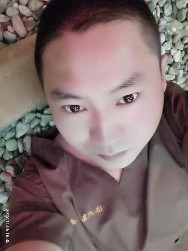 红枫叶的第一张照片--抚顺残疾人相亲网